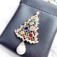 Load image into Gallery viewer, Glittery Christmas Tree Pin Pouch Set
