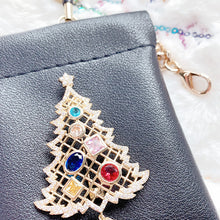 Load image into Gallery viewer, Glittery Christmas Tree Pin Pouch Set

