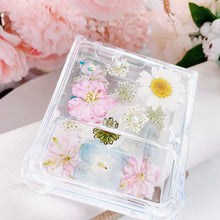 Load image into Gallery viewer, Pearly Flowers Phone Cover
