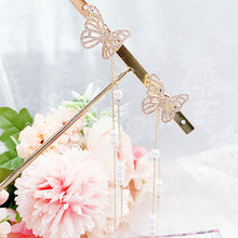 Load image into Gallery viewer, Butterfly Pearls Earring
