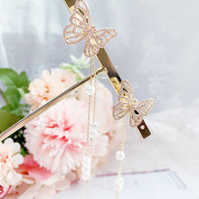 Load image into Gallery viewer, Butterfly Pearls Earring
