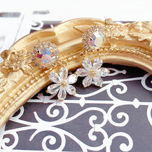 Load image into Gallery viewer, Flower Gems Earring
