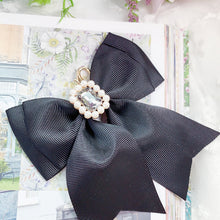 Load image into Gallery viewer, Pearls and Bows - Black Phone/Bag Charm
