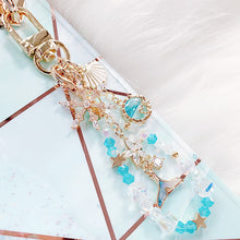 Load image into Gallery viewer, Winter Love Phone/Bag Charm

