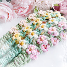 Load image into Gallery viewer, Day Day's Short Flower Phone Strap
