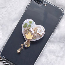 Load image into Gallery viewer, Heart Shaped Little Cat Phone Grip
