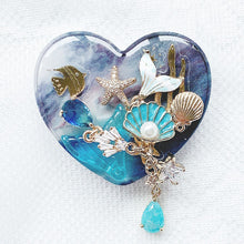 Load image into Gallery viewer, Heart Shaped Mermaid Tail Phone Grip
