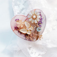 Load image into Gallery viewer, Butterfly Natural Heart Shaped Phone Grip
