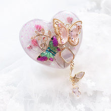 Load image into Gallery viewer, Butterfly Glitters Heart Shaped Phone Grip
