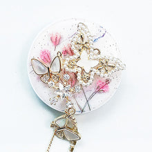 Load image into Gallery viewer, Butterfly Pearls Phone Grip

