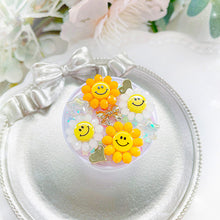 Load image into Gallery viewer, Smiley Sunny Phone Grip
