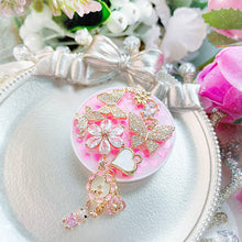 Load image into Gallery viewer, Cherie Glitters II Phone Grip
