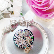 Load image into Gallery viewer, Valentine II Phone Grip
